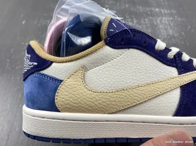 Rep LUCY TRAVIS 1 X JORDAN SCOTT CUSTOM AIR DM7866-808 0524